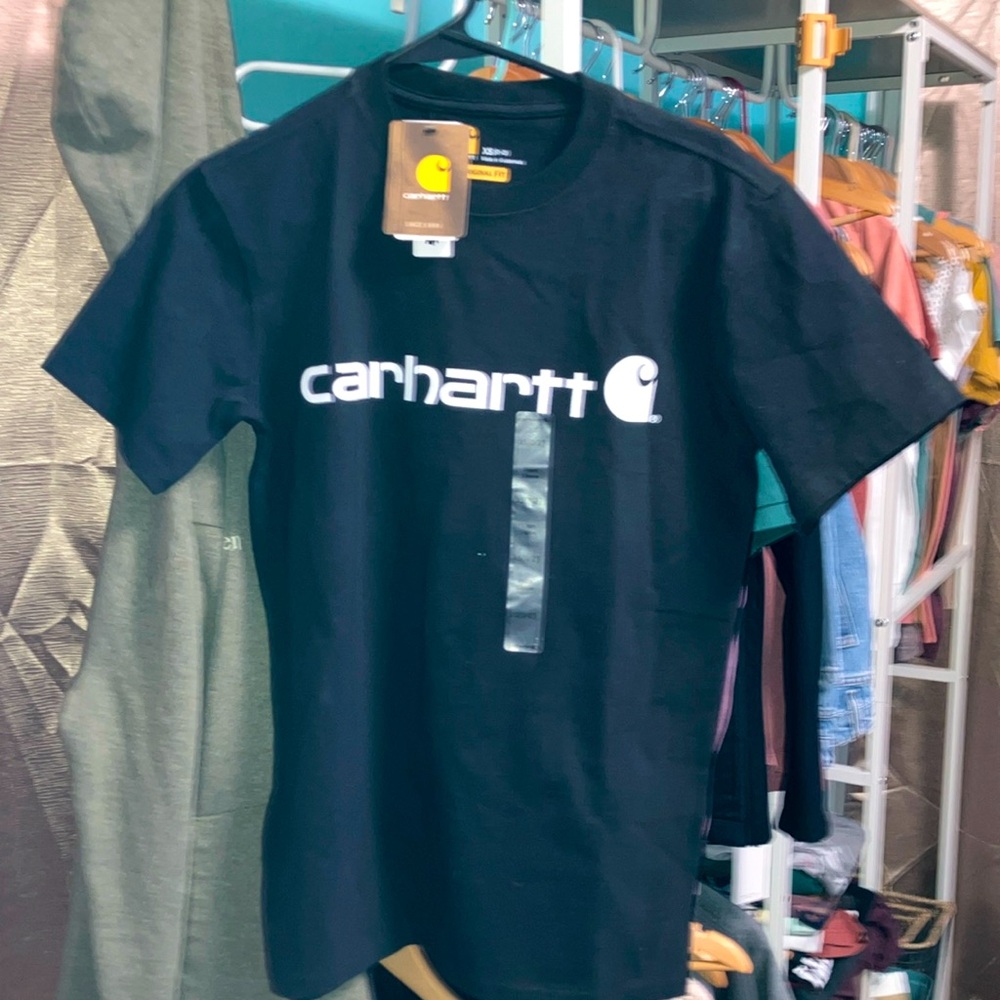 New with tags ! Women’s carhartt t shirt
